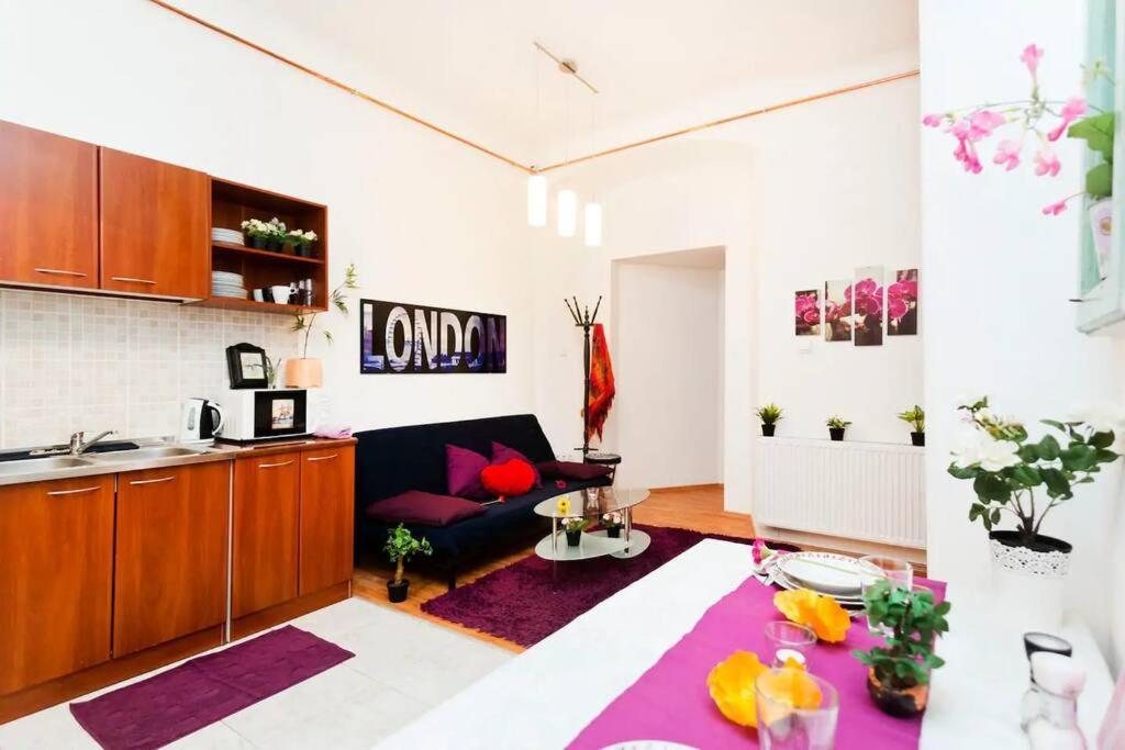 4 Bedroom Flat Near The Center Apartamento *