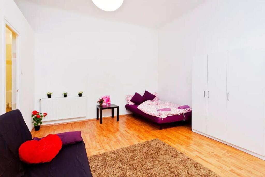 4 Bedroom Flat Near The Center